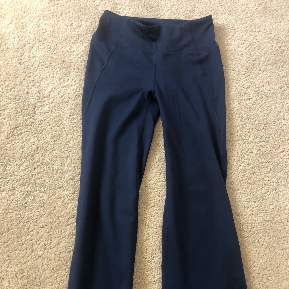 Navy blue yoga pants